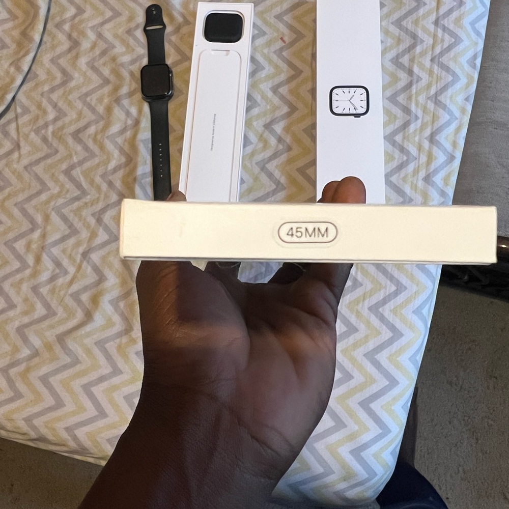 Apple Watch - Picture 4 of 4